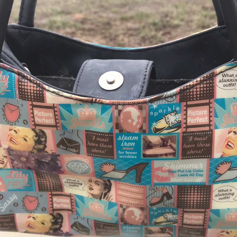 Relic purse/makeup bag - Picture 4 of 4
